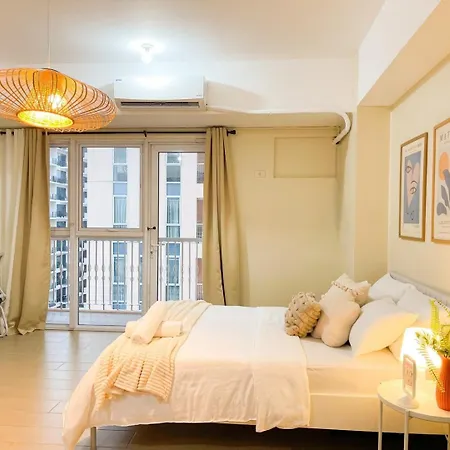 Luxurious Condo Beside Venice Mall #Vlrtd20E