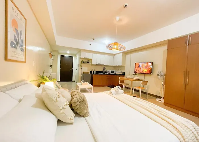 Luxurious Beside Venice Mall #vlrtd20e Manila