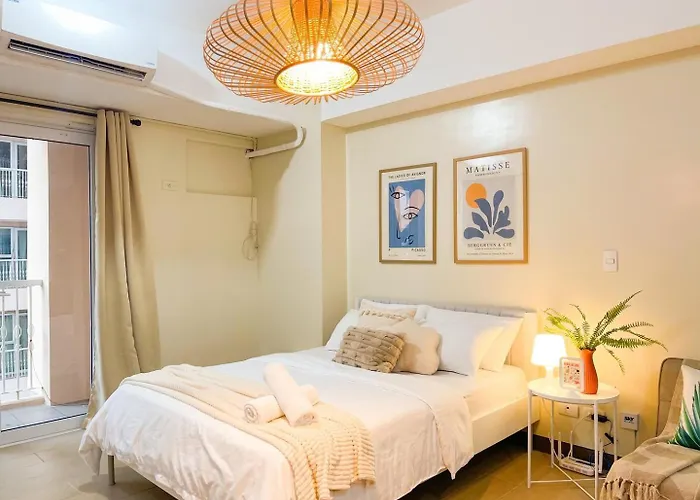 Luxurious Beside Venice Mall #vlrtd20e * Manila